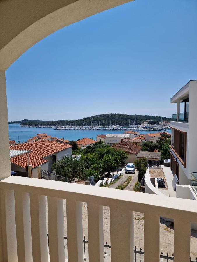 Apartments Sandra Rogoznica  Esterno foto