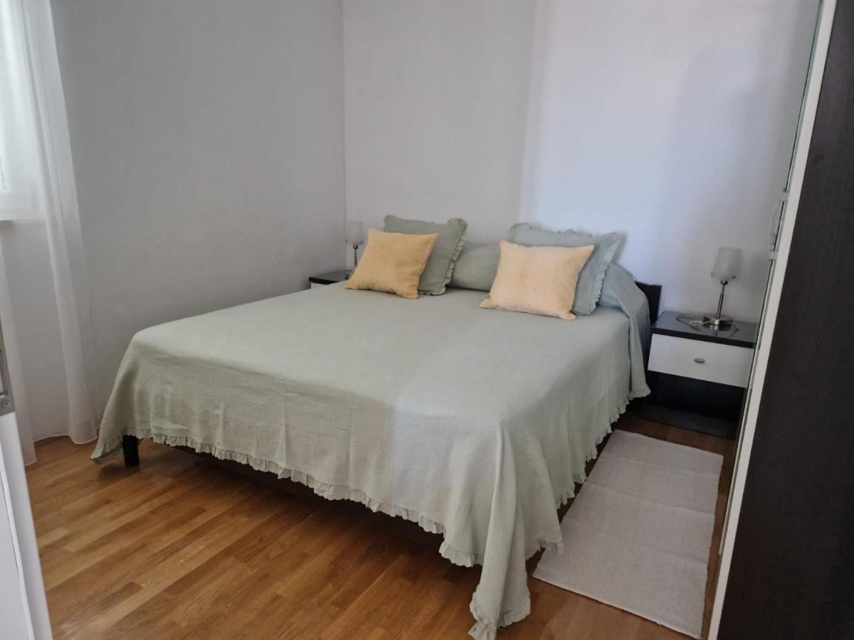 Apartments Sandra Rogoznica  Esterno foto